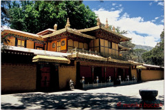 20060802-Lhasa-Palubuk-Museum-NorbuLingka-10